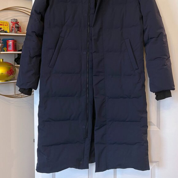 NWT Aritzia TNA The Powder Dri Parka™ Long - Size S - Total Eclipse (Navy Blue) - Picture 4 of 9